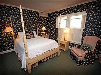 Metivier Inn Макинак Айлънд Екстериор снимка