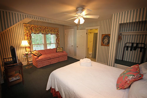 Metivier Inn Макинак Айлънд Екстериор снимка
